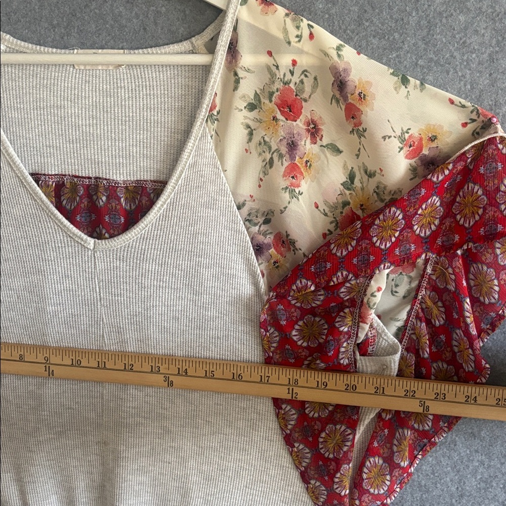 Hummingbird Floral and Gray Blouse - Picture 4 of 12